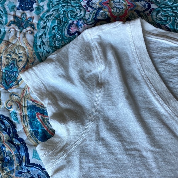 Aeropostale Classic Cream V-Neck Tee - Picture 4 of 9
